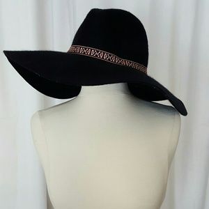 American Eagle Outfitters felt sun hat