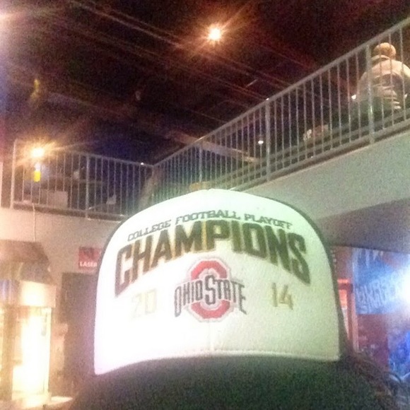 Meet your Posher, B - Picture 1 of 1