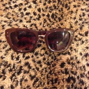 Tahari sunglasses
