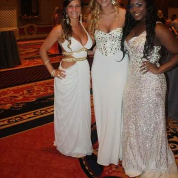 Gorgeous!!! SHERRI HILL GOWN - Picture 4 of 4