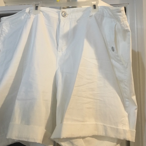 Shorts - Picture 1 of 2