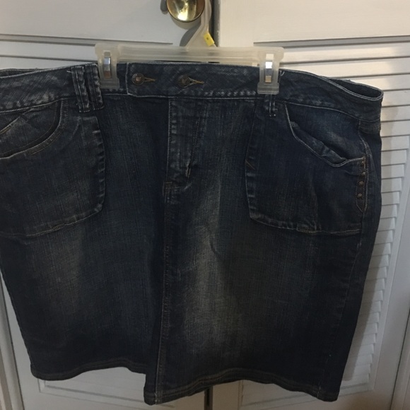 Jean skirt - Picture 1 of 2