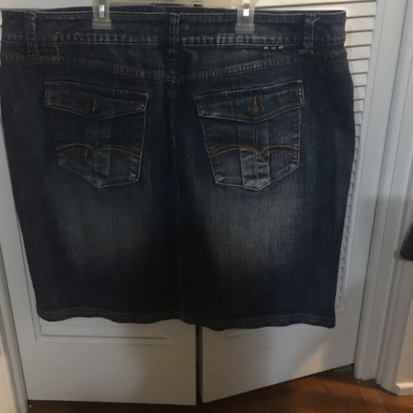 Jean skirt - Picture 2 of 2