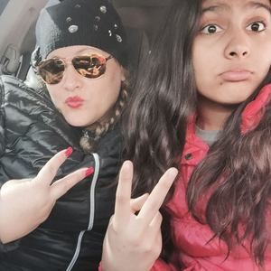 Meet your Posher, Cynthia