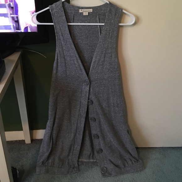 Sleeveless cardigan