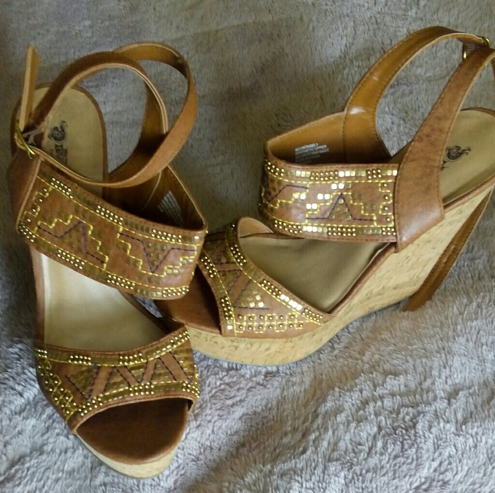 Platform shoes