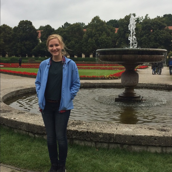 Meet your Posher, Aislinn - Picture 1 of 1