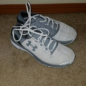 NEVER WORN Under Armour charged womens shoes