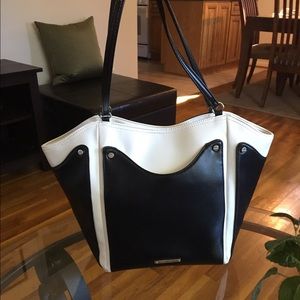 New Nine West Blk/White Tote!