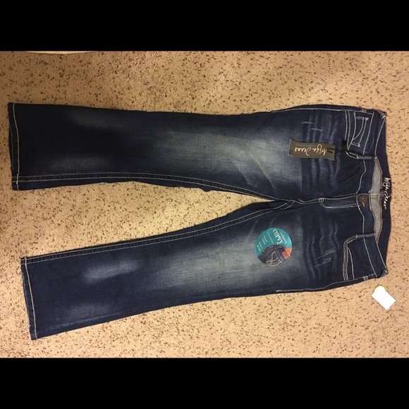 BNWT Ariya jeans size 18