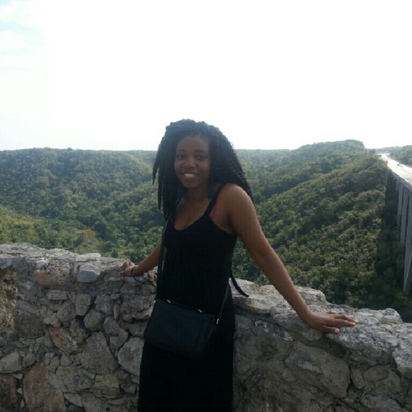 Meet your Posher, Elizabeth