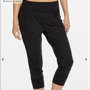 Fabletics Yoga Capri black