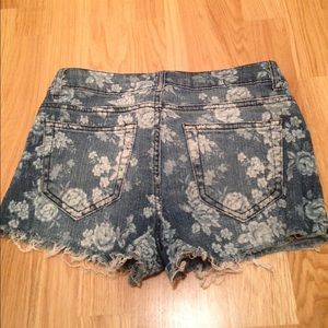 Forever 21 Shorts - Forever 21 floral print denim shorts Forever 21 Shorts - Forever 21 floral print denim shorts