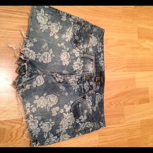 Forever 21 Shorts - Forever 21 floral print denim shorts Forever 21 Shorts - Forever 21 floral print denim shorts