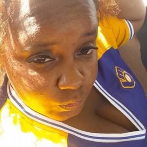 Meet your Posher, Ebony