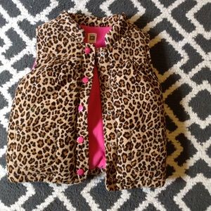Adorable leopard winter puffer vest size4t