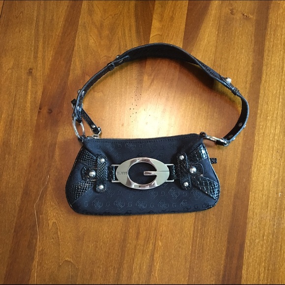 Cute Guess shoulder bag 😍