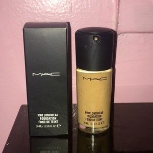 NIB MAC Pro Longwear Foundation NC35