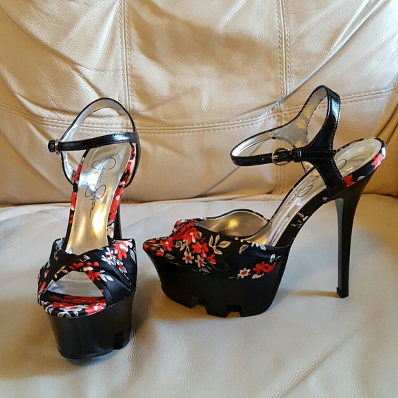 Jessica Simpson Ankica Platform Pumps