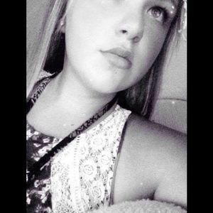 Meet your Posher, Ava