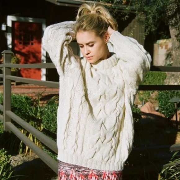 H&M Wool Knit Chunky Sweater as seen on June Moss