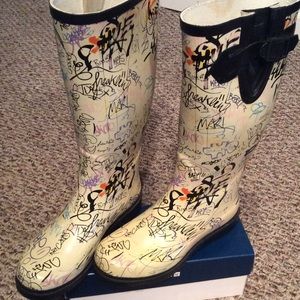 Graffiti style rain boots