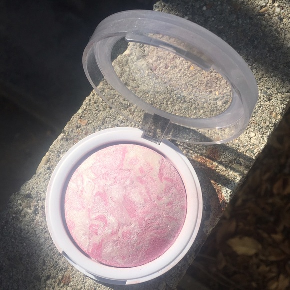 Dose of Colors Baked Highlighter in Pearl Dust