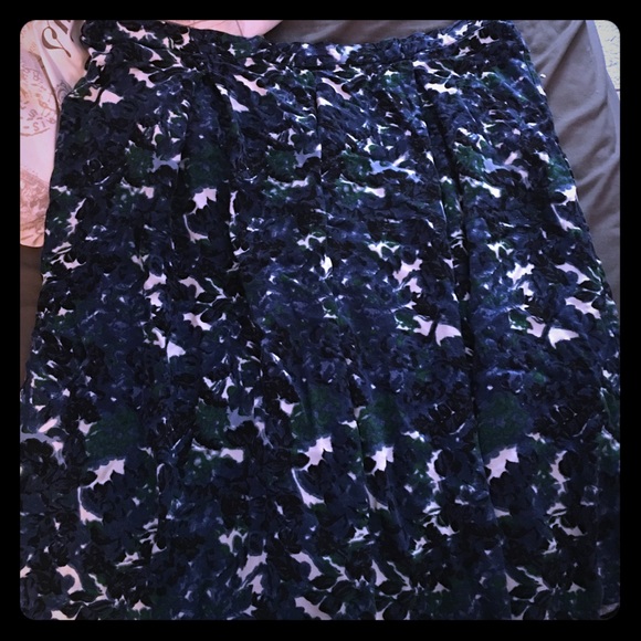 Gap fit & flare style skirt - Picture 1 of 2