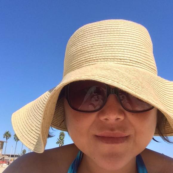 Meet your Posher, Hannah - Picture 1 of 1