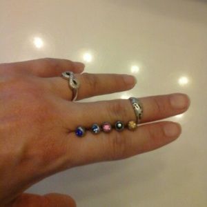 5p curved body piercing.