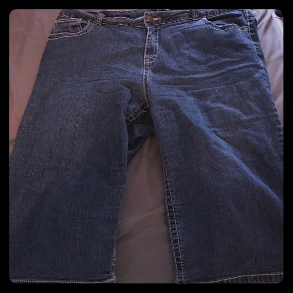 Dress barn jean capris - Picture 1 of 2