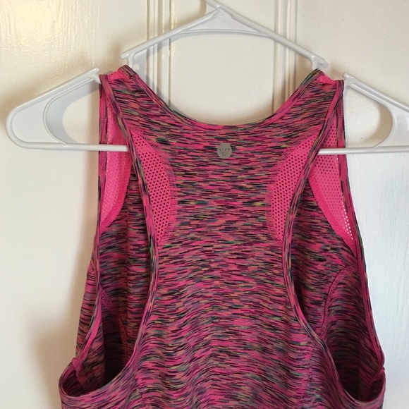 LIVI Active Moisture Wicking Supportive Stretch