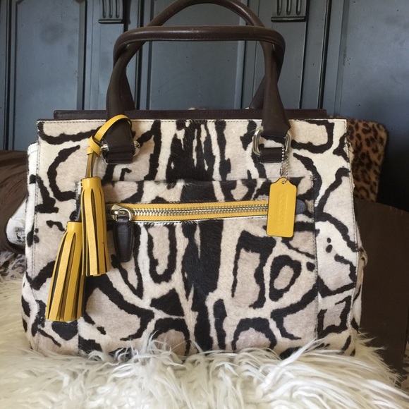Stunning authentic Coach handbag