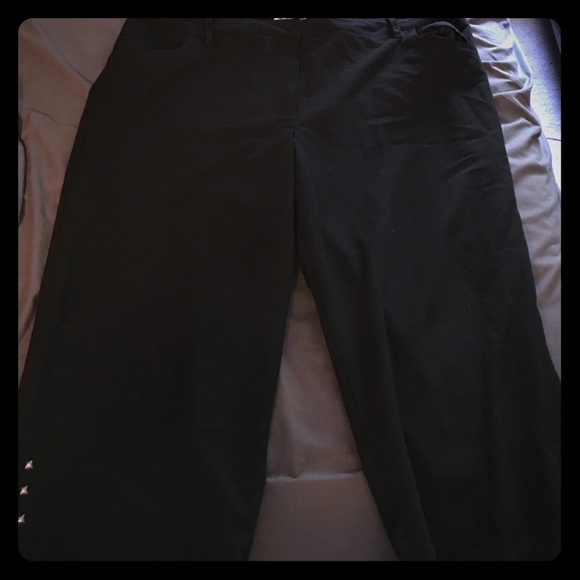 Dress barn black capris with embellishments - Picture 1 of 3