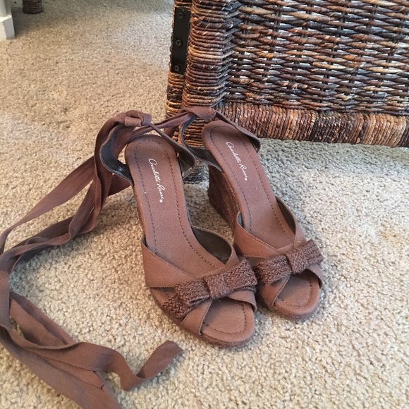Wedge heels
