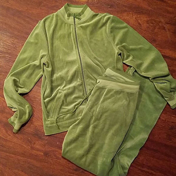 Woman's Jones NY track suit