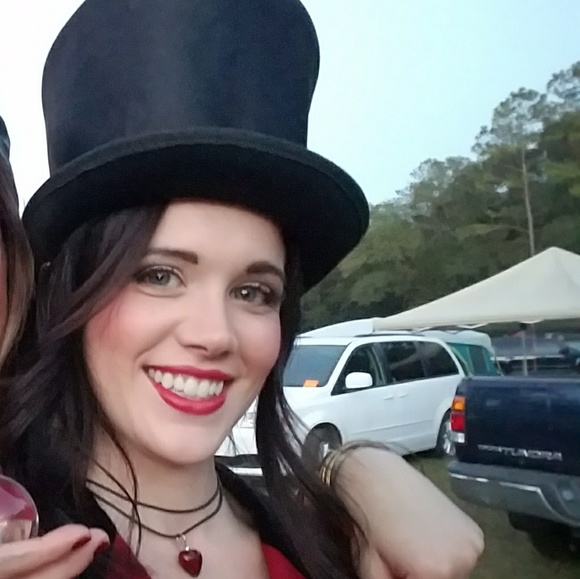 Meet your Posher, Jo - Picture 2 of 12