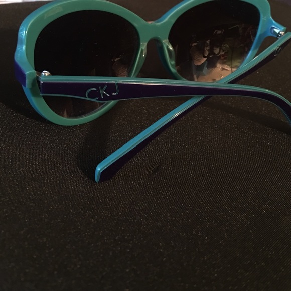 Sunglasses - Picture 2 of 2
