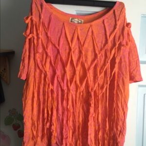 Bright string cross shirt