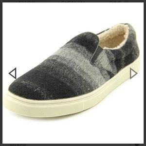 NEW Steve Madden "Epitaph" slip-on sneaker size 11