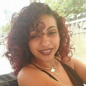 Meet your Posher, Yesenia