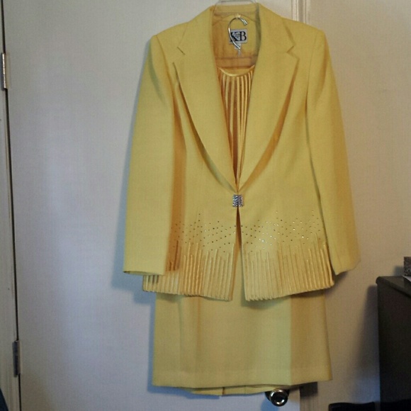 Great condition yellow set