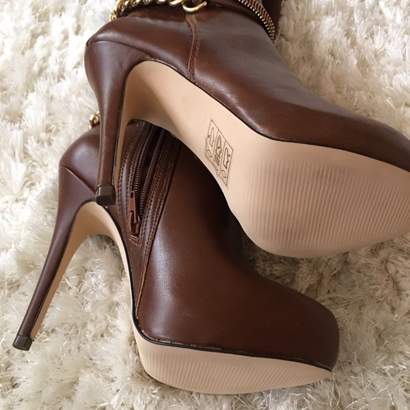 High boots - Picture 2 of 3