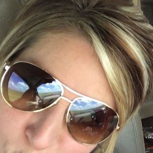 Meet your Posher, Krystal