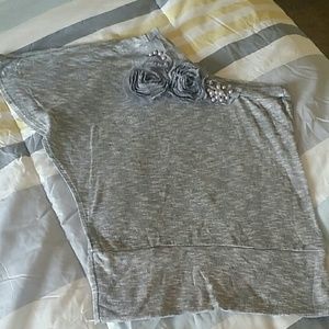 One shoulder top