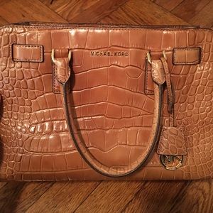 Michael Kors EW Dillon Handbag