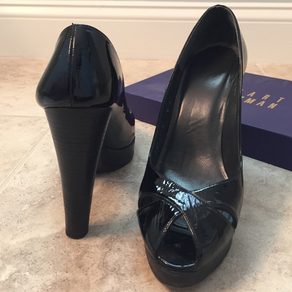 Gorgeous Stuart Weitzman peep toe heels!!
