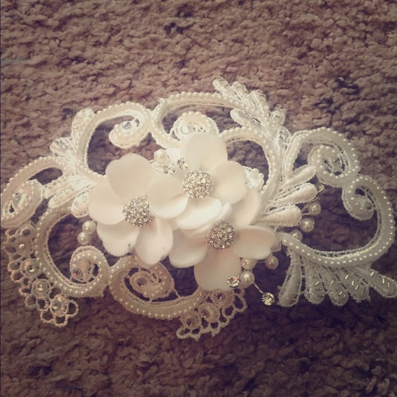 Galina Swirl and Pearl Coordinated Flower Clip