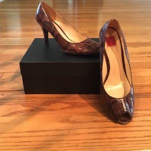 Oscar de la Renta Snake skin open toe pump
