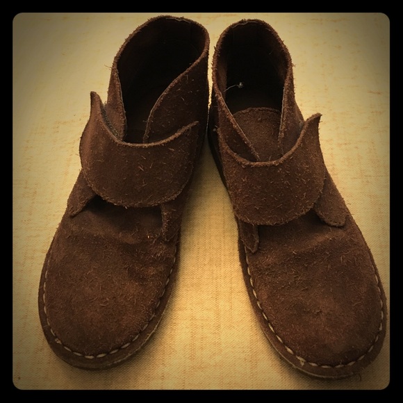 Kenneth Cole Toddler boy boors size 11M
